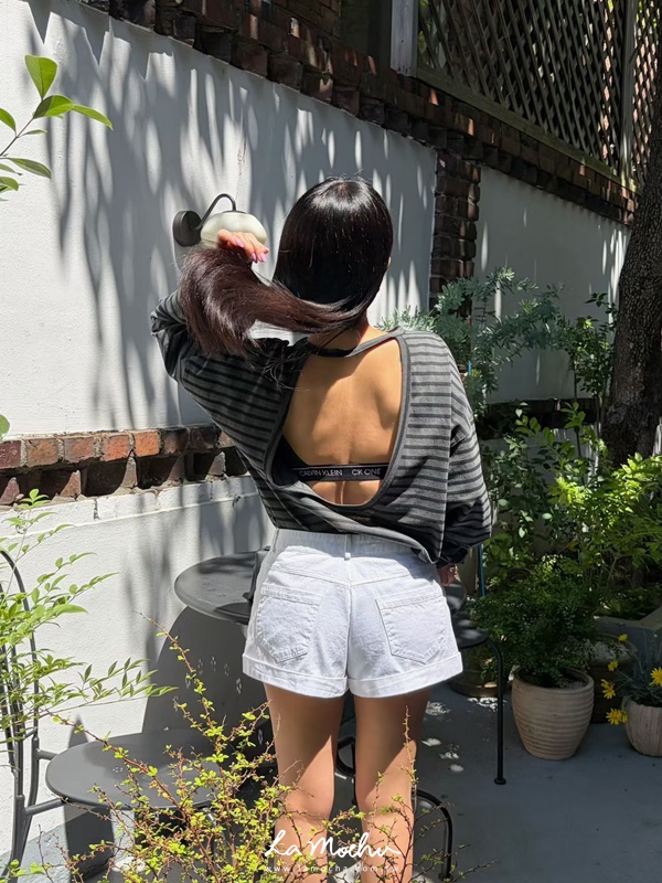 條紋挖背圓領長袖上衣
